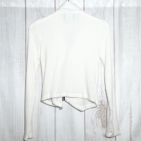 White Blazer - Picture 6 of 6